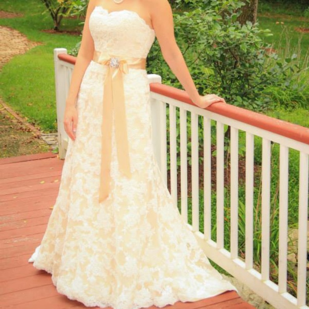 Maggie Sottero lace wedding dress size 10